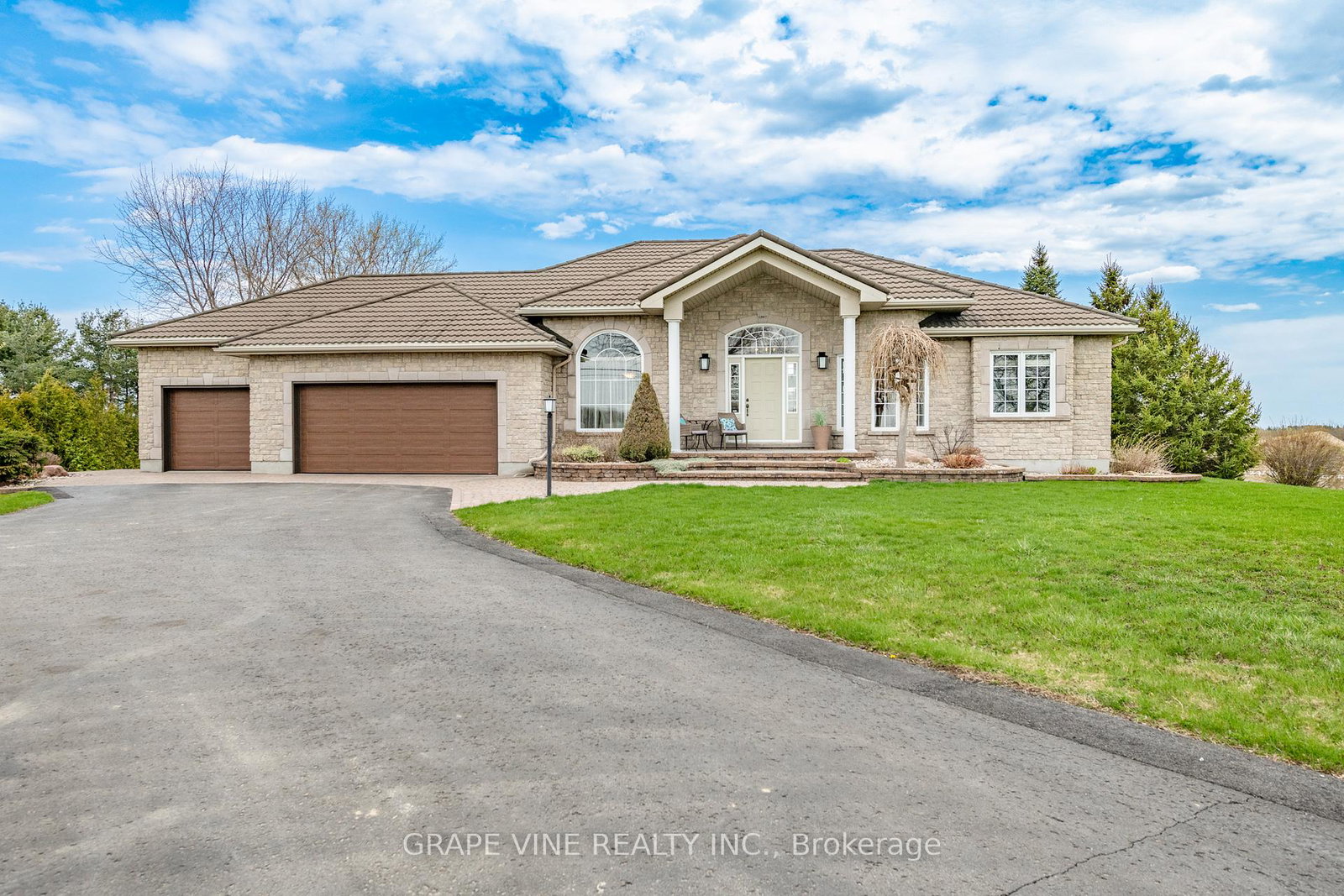 1367-ste-marie-street-russell-ontario-x11975579