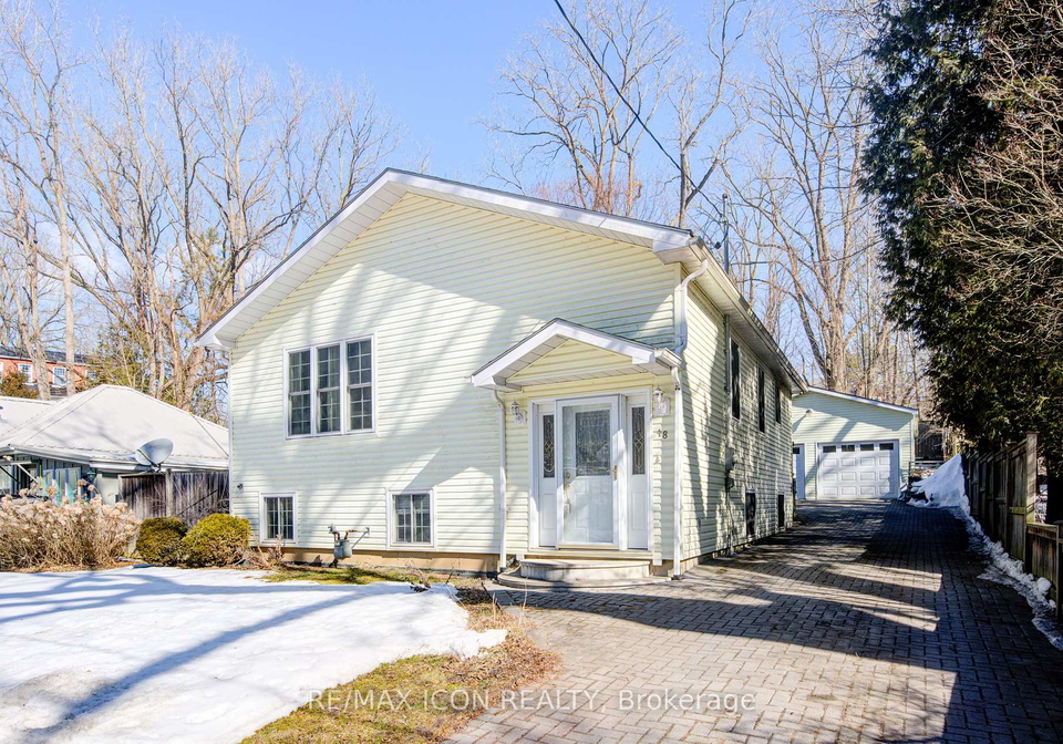18-commercial-road-norfolk-ontario-x11999056