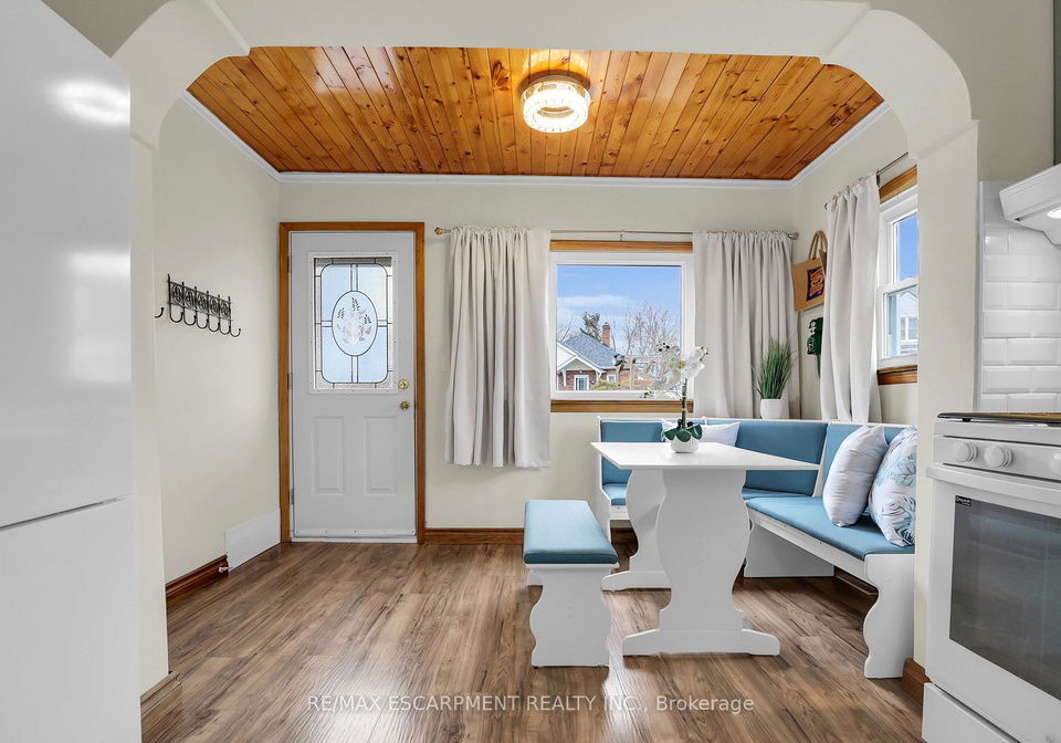 16-kingsway-crescent-st-catharines-ontario-x12017938