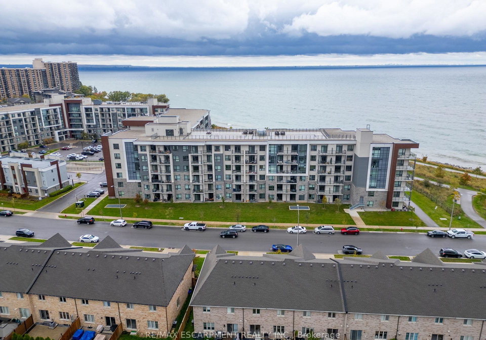 101-shoreview-place-hamilton-ontario-x12018047