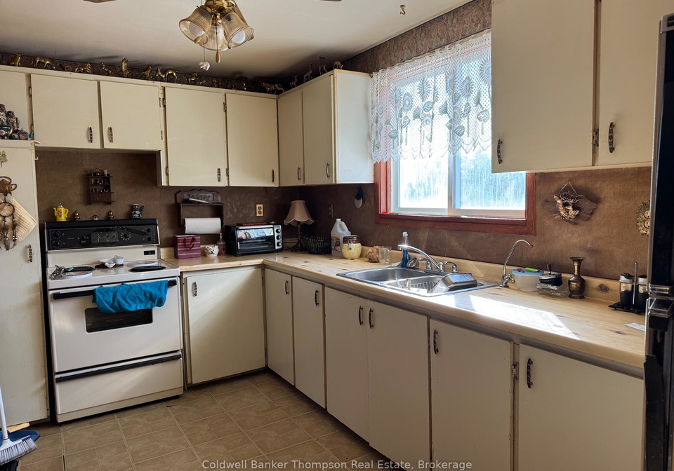 4689-518-west-highway-mcmurrichmonteith-ontario-x12028568
