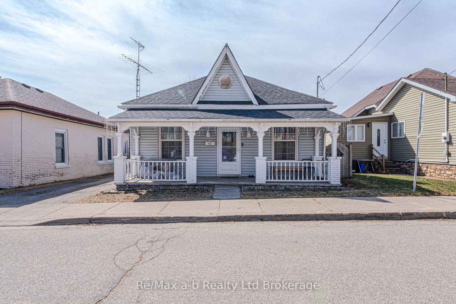 42-lawrence-street-brant-ontario-x12031607