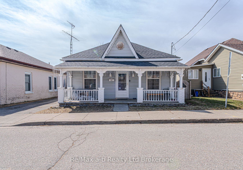 42-lawrence-street-brant-ontario-x12031607