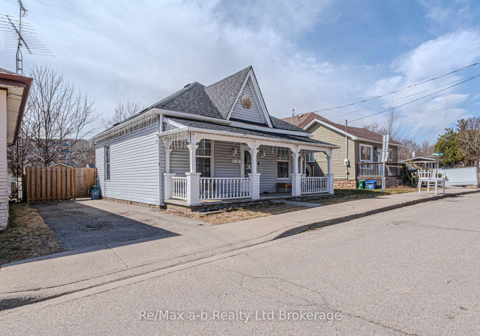 42-lawrence-street-brant-ontario-x12031607