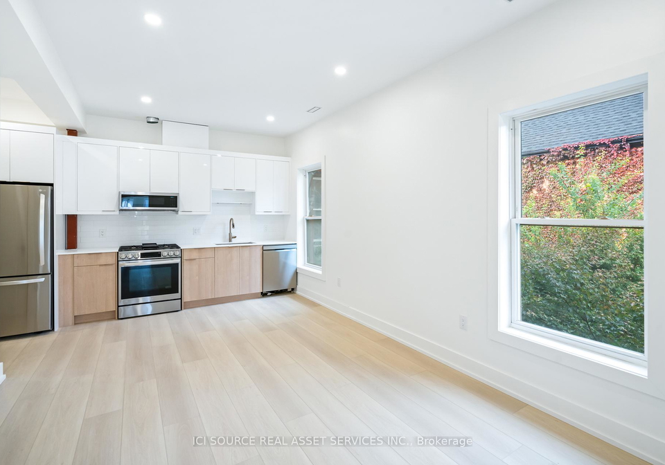 42-ray-street-s-hamilton-ontario-x12033456