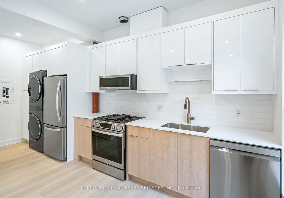42-ray-street-s-hamilton-ontario-x12033456