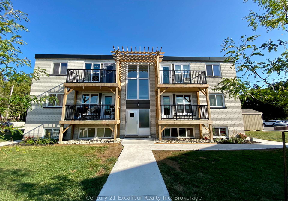 360-queen-street-e-centre-wellington-ontario-x12040727