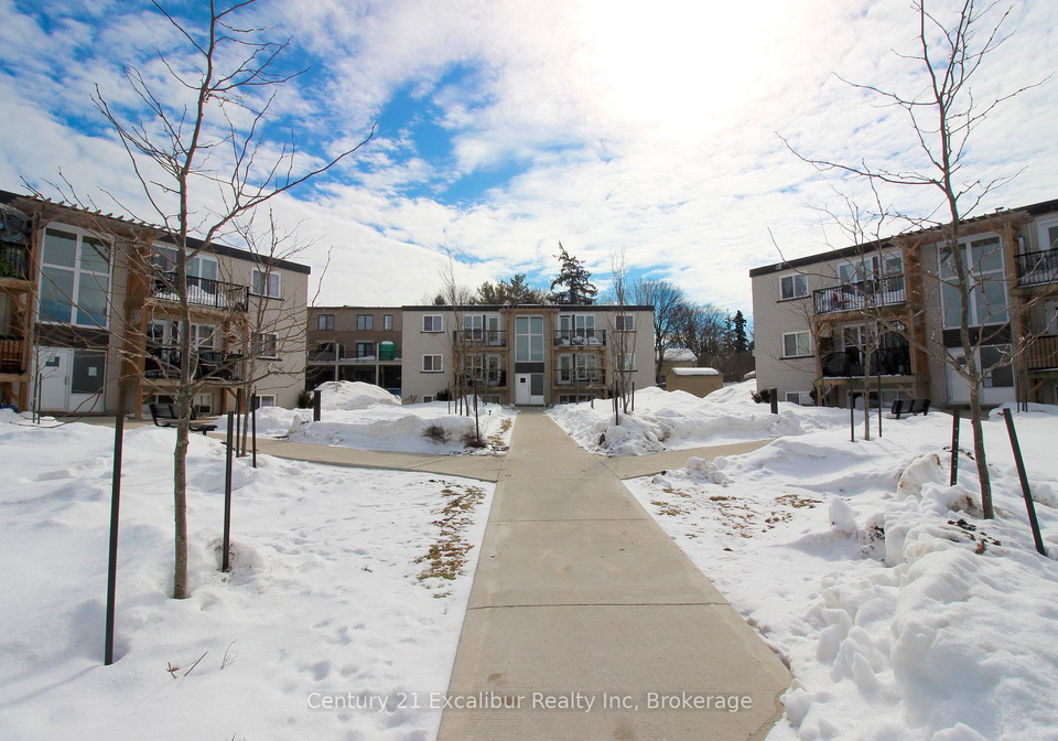 360-queen-street-e-centre-wellington-ontario-x12040727