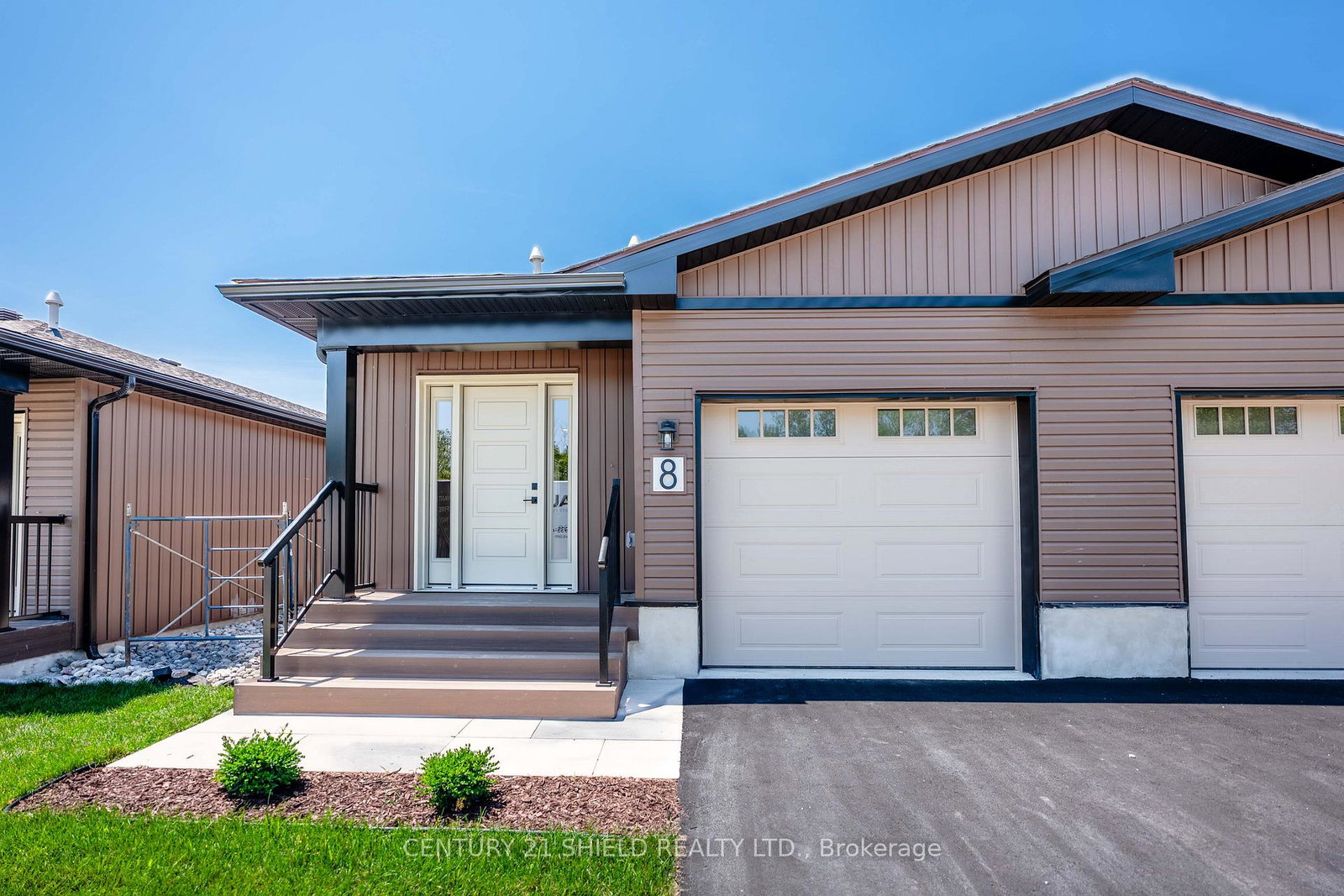 8-erindale-lane-south-stormont-ontario-x12042701