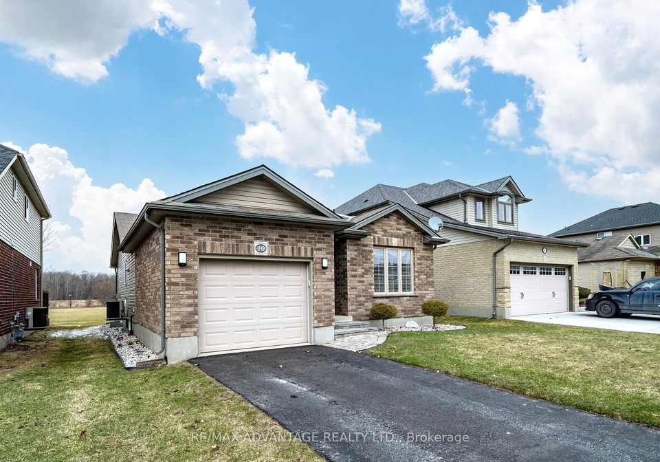 10-stonefield-gate-middlesex-centre-ontario-x12045333