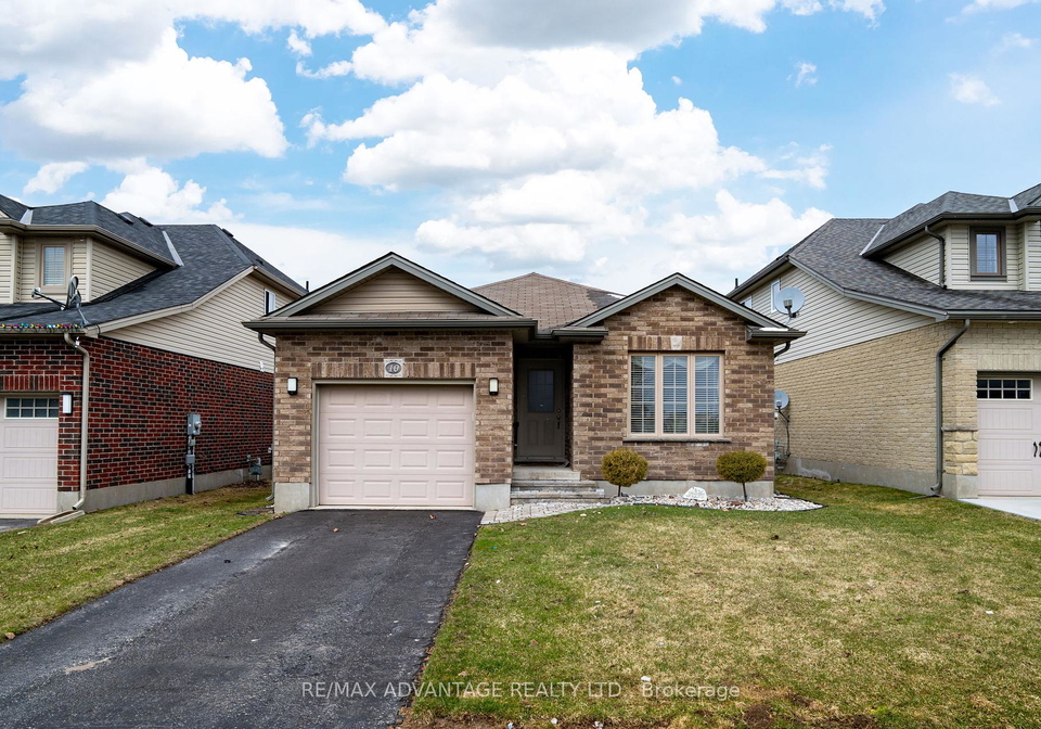 10-stonefield-gate-middlesex-centre-ontario-x12045333