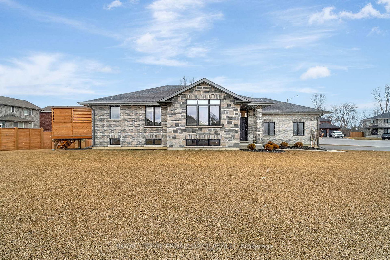 16-perth-court-belleville-ontario-x12046019
