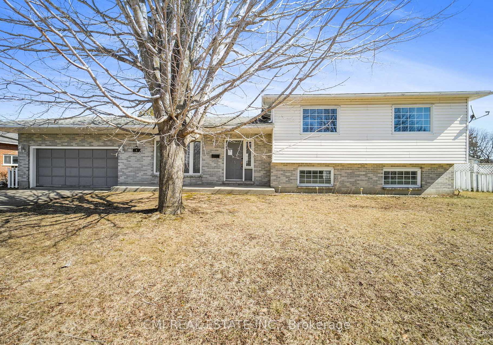1-scott-crescent-perth-ontario-x12049381