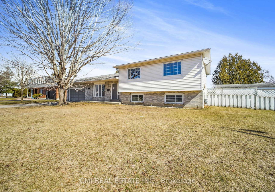1-scott-crescent-perth-ontario-x12049381