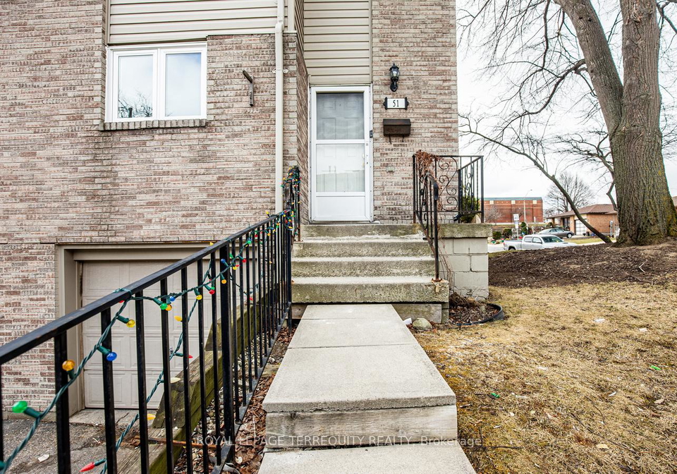 33-rochelle-avenue-hamilton-ontario-x12050700