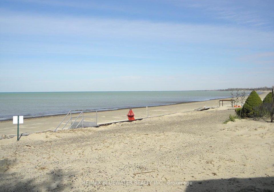 6290-william-street-lambton-shores-ontario-x12052114
