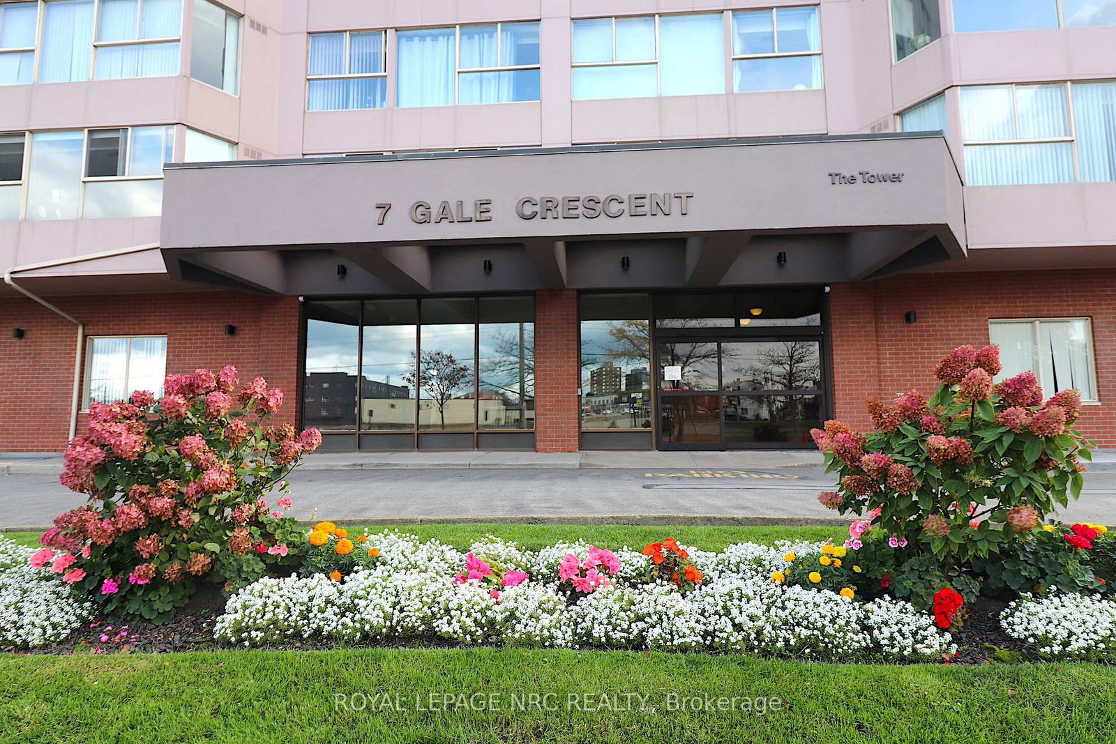7-gale-crescent-st-catharines-ontario-x12052200