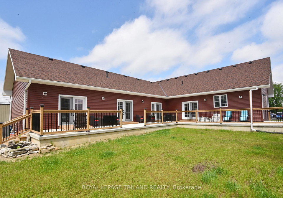 141-main-street-lambton-shores-ontario-x12052619