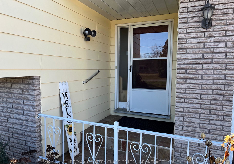 35-clement-street-addington-highlands-ontario-x12052764