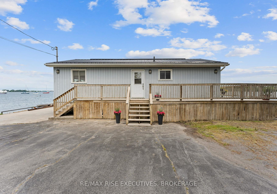 1266-highway-96-frontenac-islands-ontario-x12053322