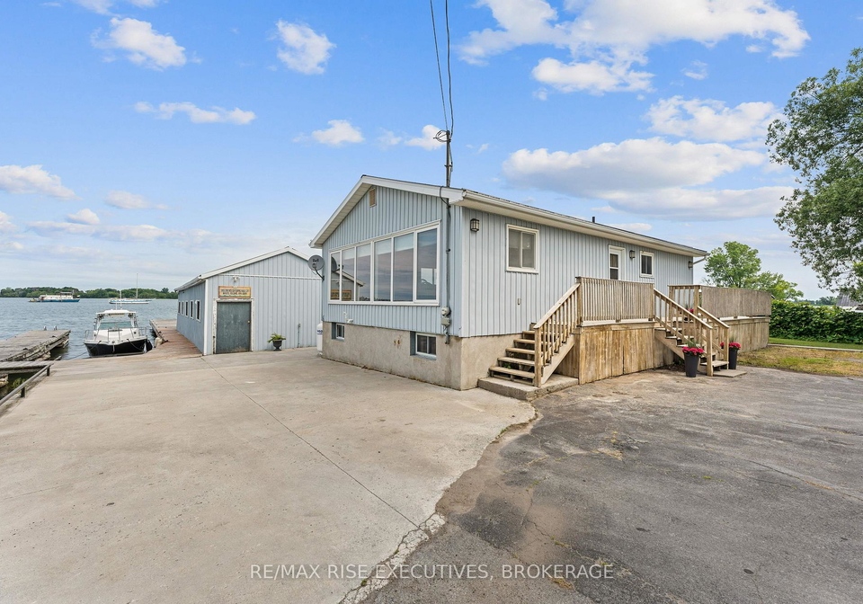 1266-highway-96-frontenac-islands-ontario-x12053322