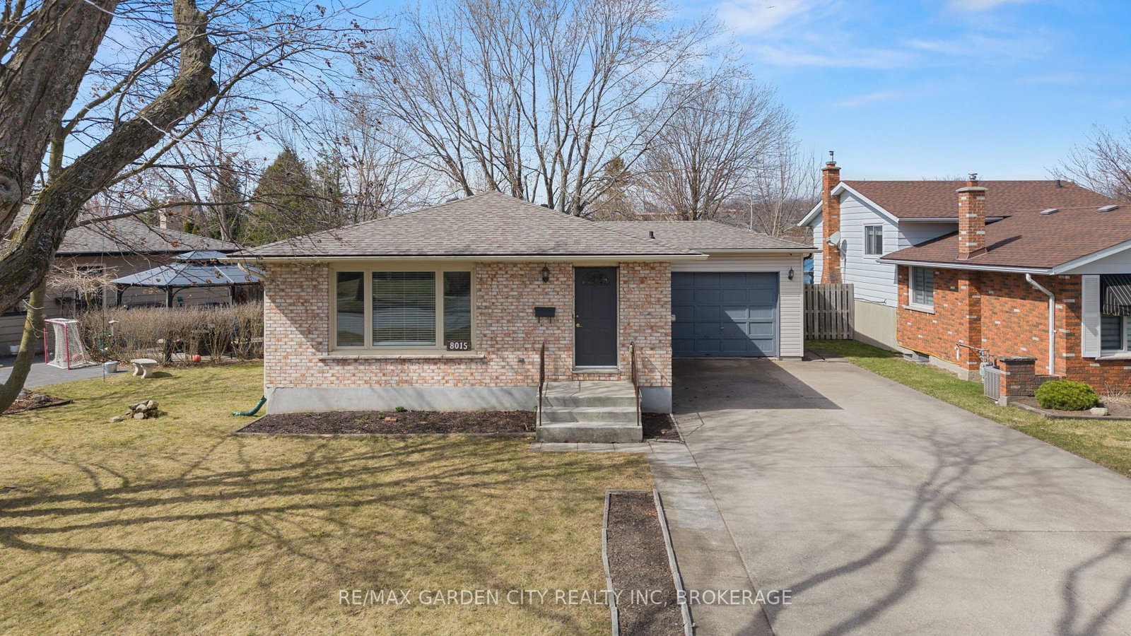 8015-michael-street-e-niagara-falls-ontario-x12053491