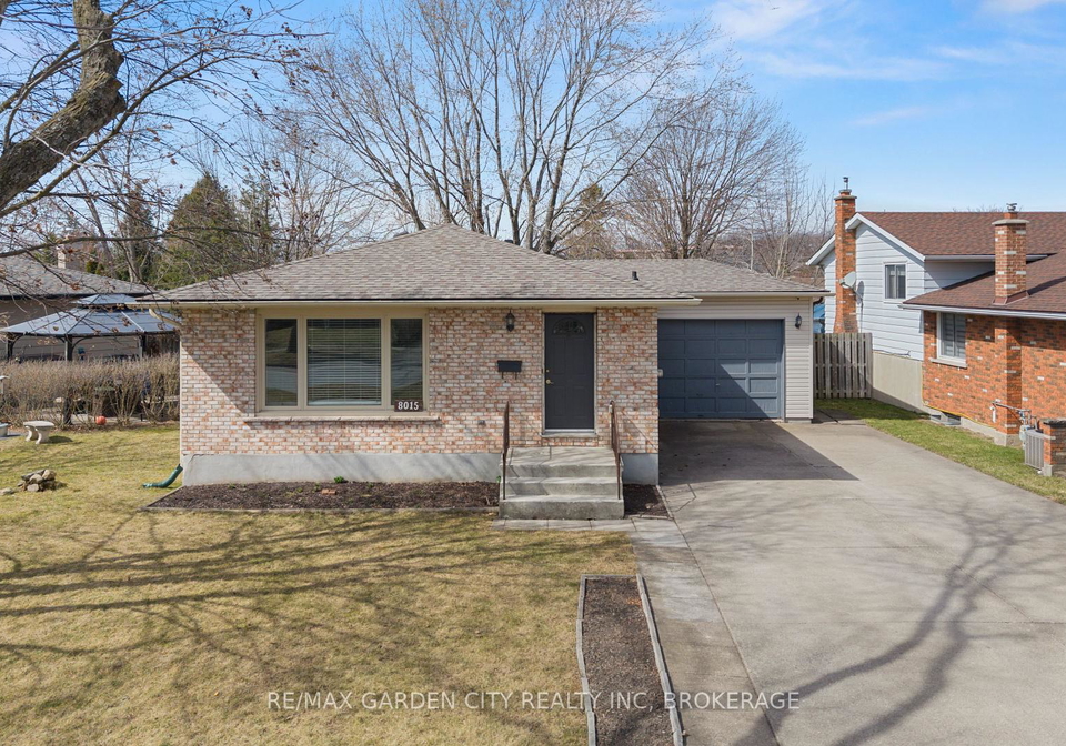8015-michael-street-e-niagara-falls-ontario-x12053491