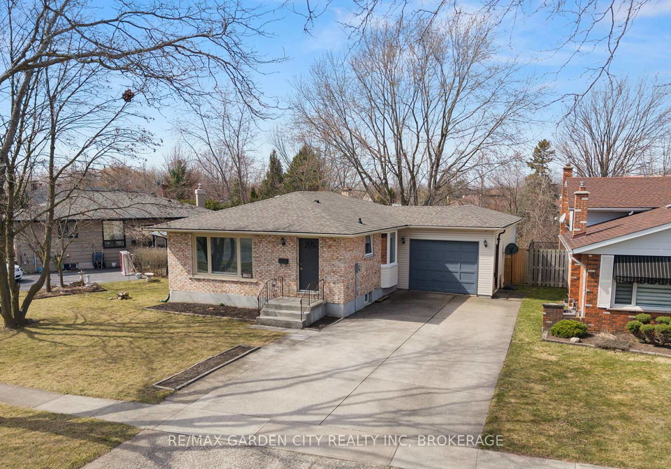 8015-michael-street-e-niagara-falls-ontario-x12053491