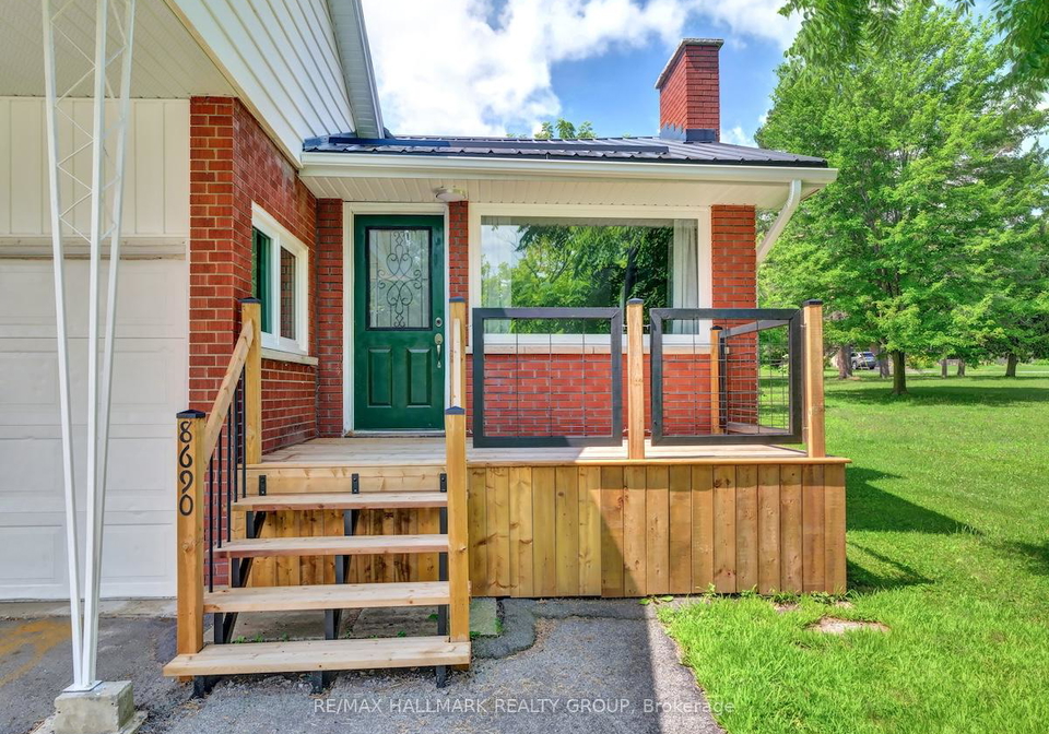 8692-bank-street-ottawa-ontario-x12055349