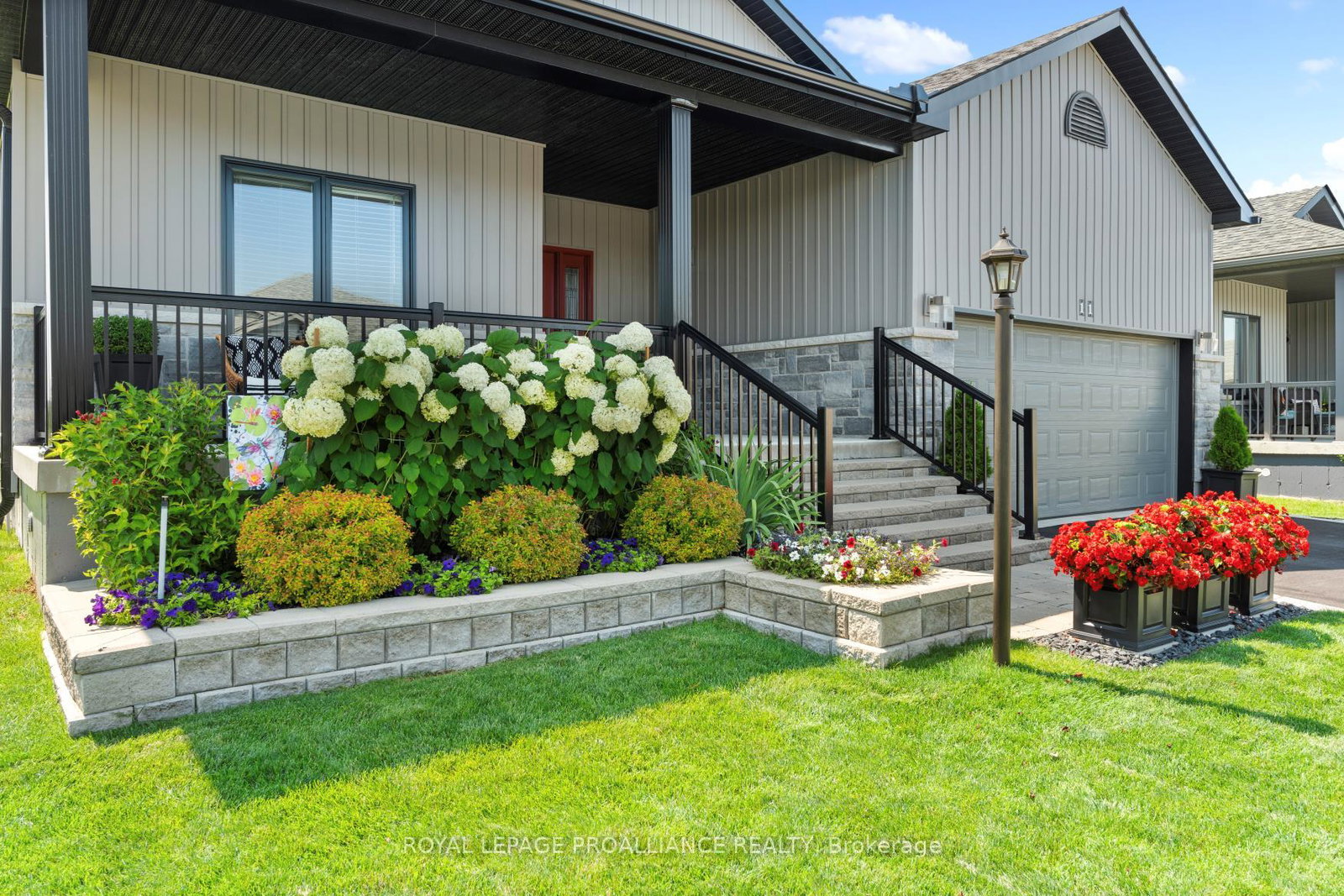 11-gilbert-crescent-prince-edward-county-ontario-x12058840