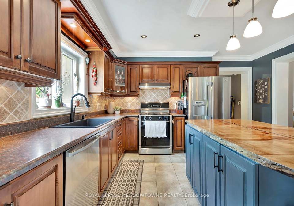 1-woodspring-court-e-hamilton-ontario-x12059098