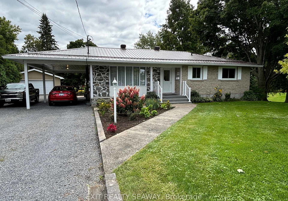 17300-valade-road-south-stormont-ontario-x12062220