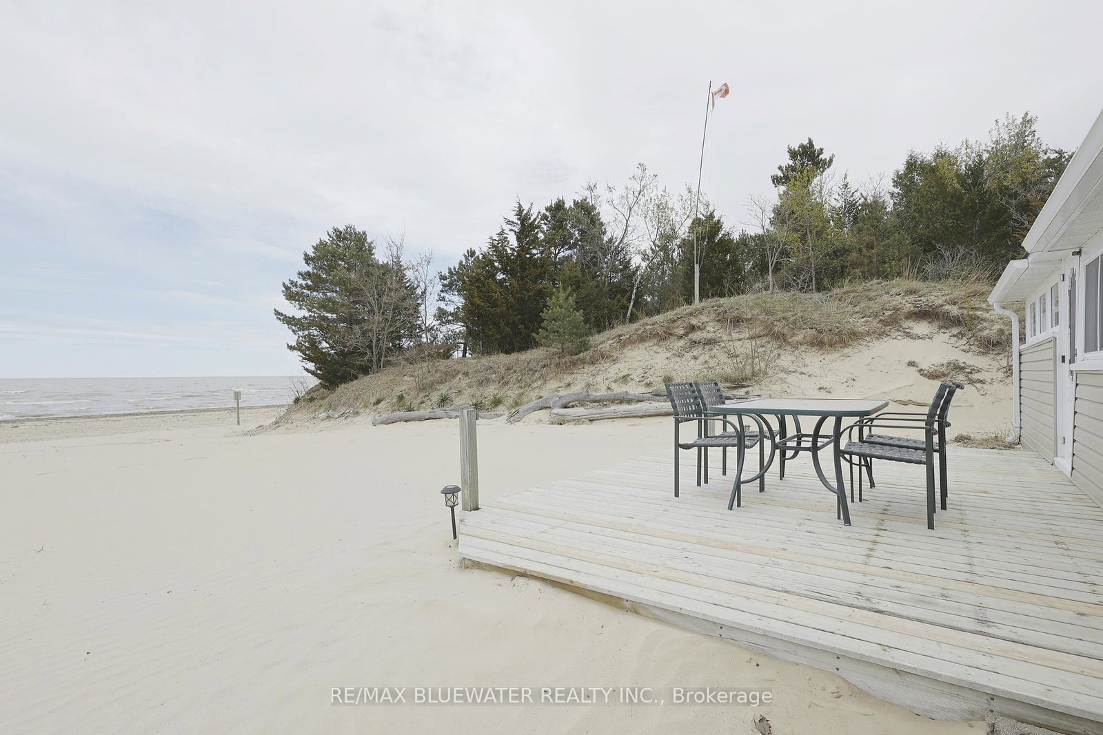 6388-west-parkway-drive-lambton-shores-ontario-x12068289