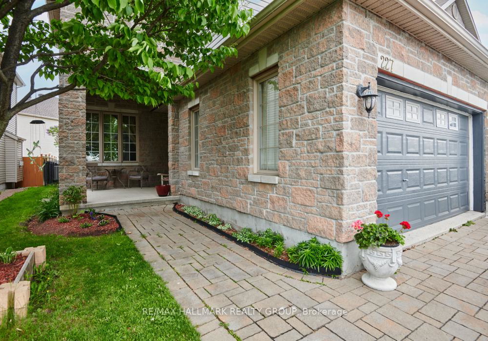 227-trail-side-circle-ottawa-ontario-x12069884