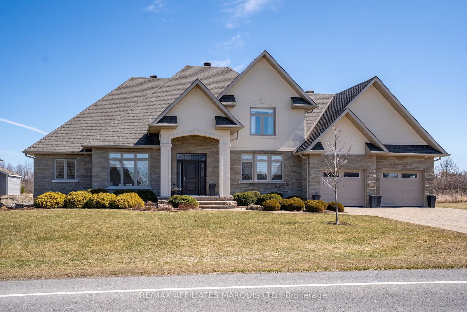 6715-yacht-boulevard-south-glengarry-ontario-x12070555