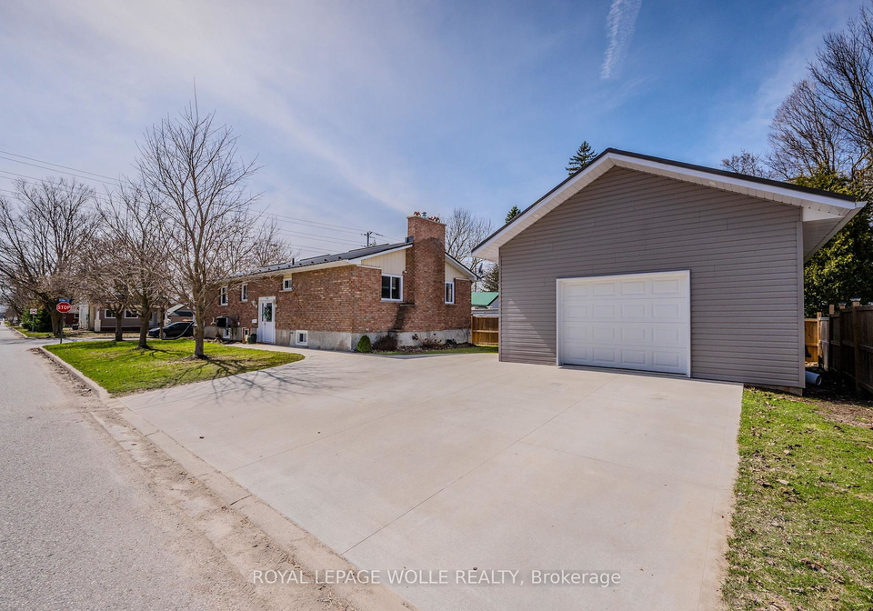 339-elma-street-e-north-perth-ontario-x12070699