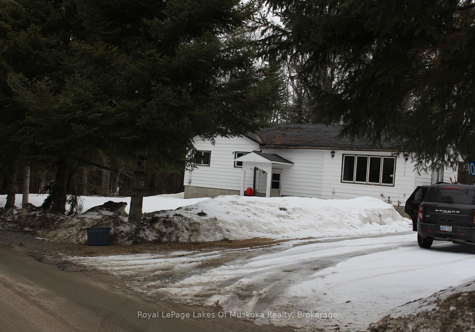 1090-peace-valley-road-bracebridge-ontario-x12075408