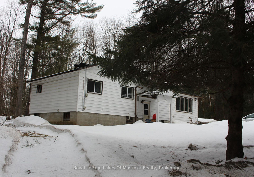 1090-peace-valley-road-bracebridge-ontario-x12075408