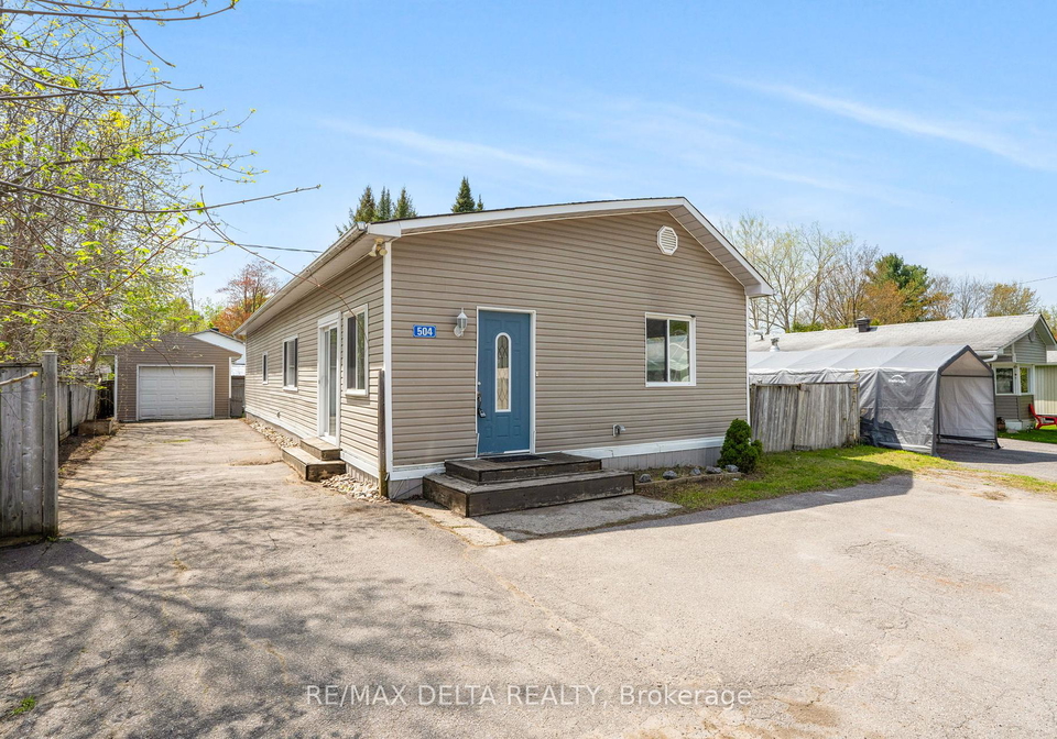 8250-county-road-17-clarence-rockland-ontario-x12075730