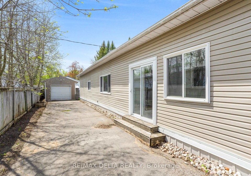 8250-county-road-17-clarence-rockland-ontario-x12075730