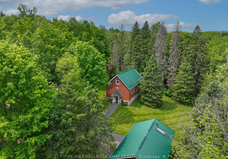 627379-15-sideroad-mulmur-ontario-x12075735