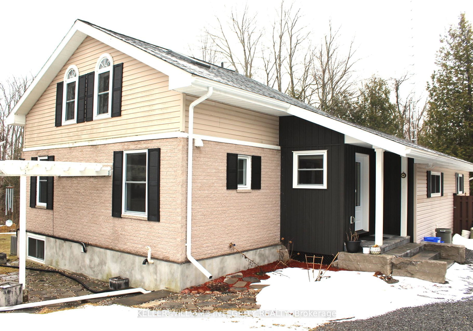 1048-upper-perth-road-lanark-highlands-ontario-x12077951
