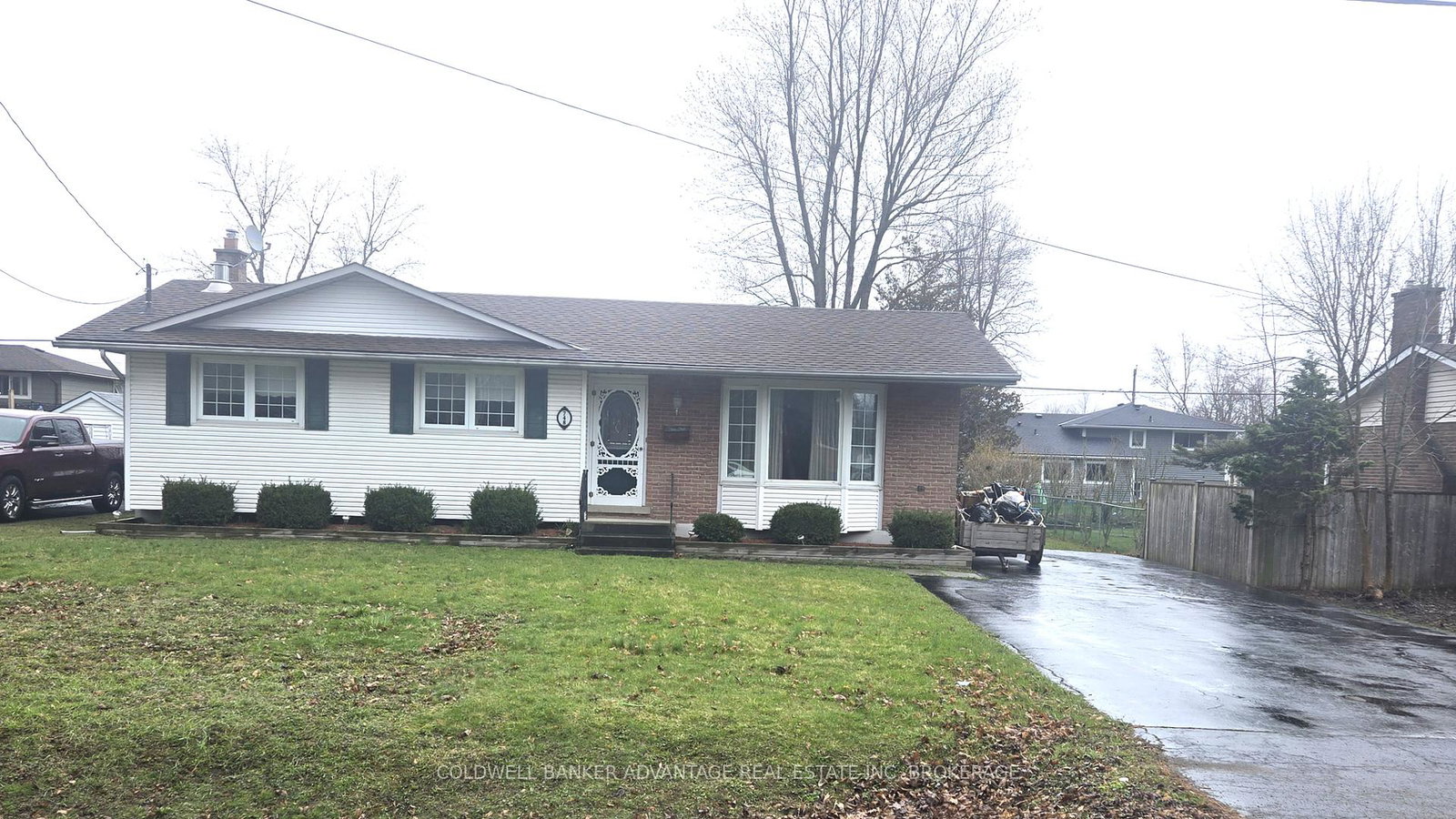 748-parkdale-avenue-fort-erie-ontario-x12078368