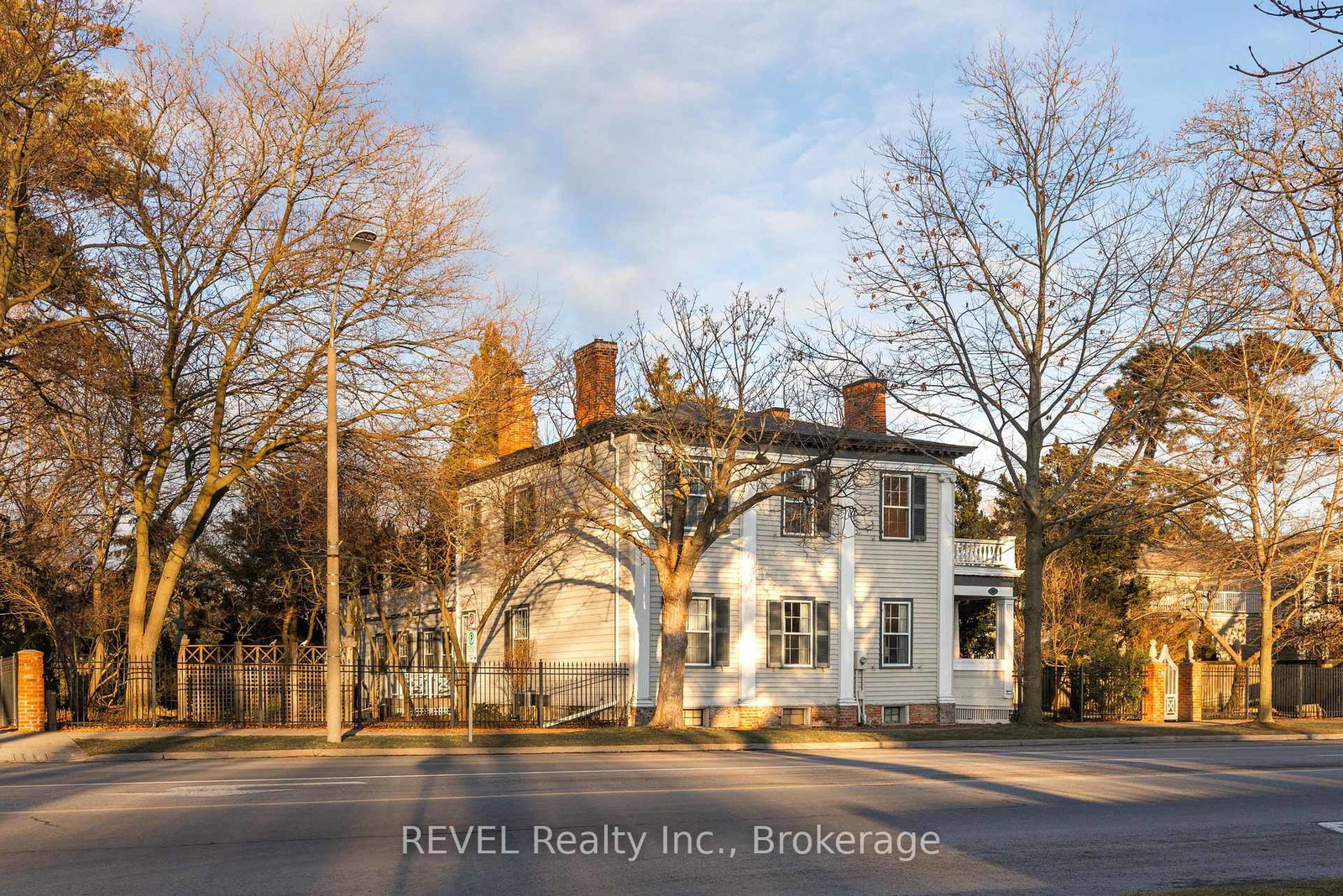 187-queen-street-niagara-on-the-lake-ontario-x12081106
