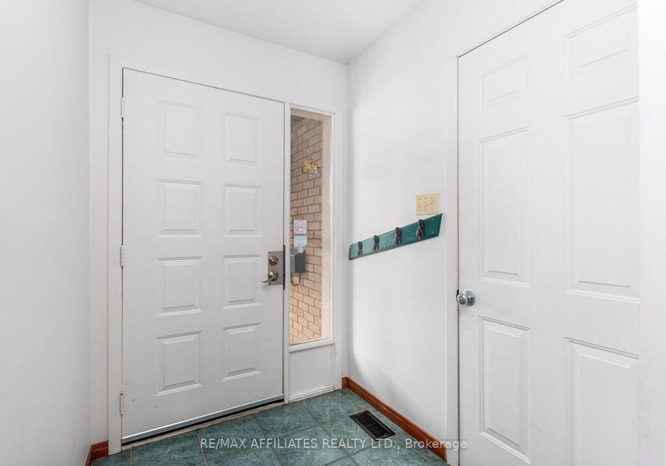1015-alenmede-crescent-ottawa-ontario-x12081372