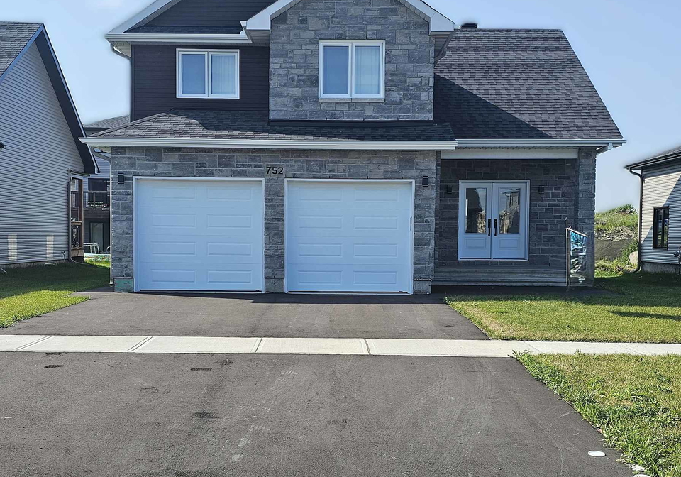 752-walton-street-cornwall-ontario-x12082139