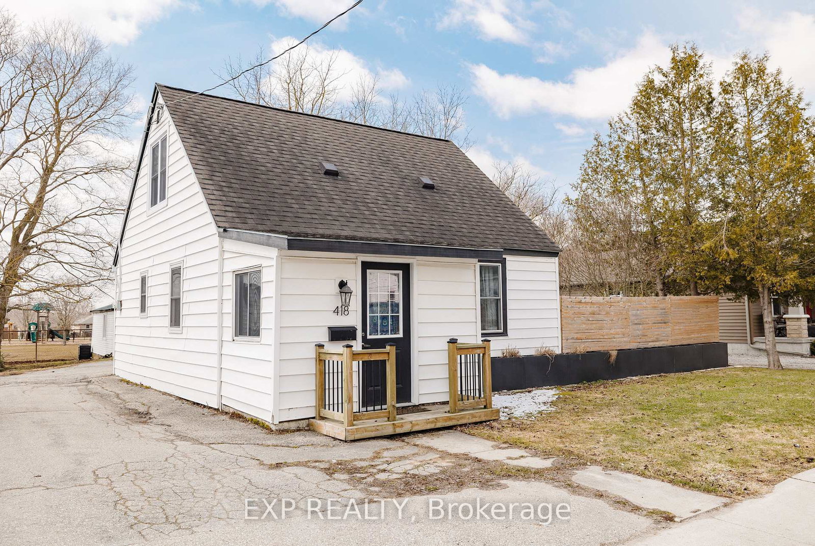 418-clayton-street-e-north-perth-ontario-x12083956