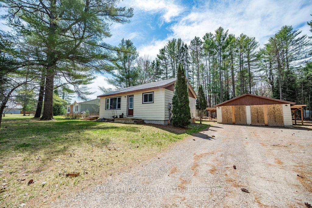 27-meilleurs-road-laurentian-hills-ontario-x12084298