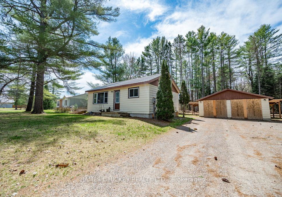 27-meilleurs-road-laurentian-hills-ontario-x12084298