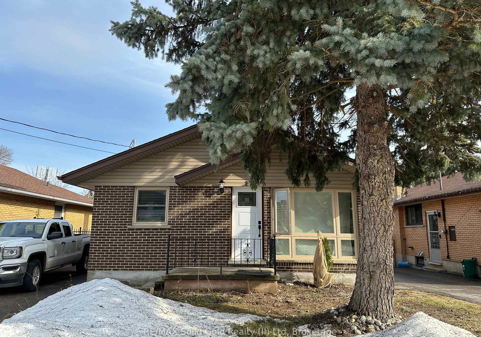27-winslow-drive-kitchener-ontario-x12084669